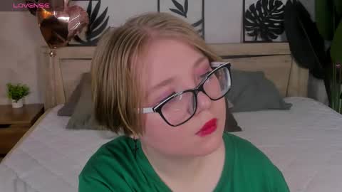 Laura online show from March 2026 07:56:01 AM