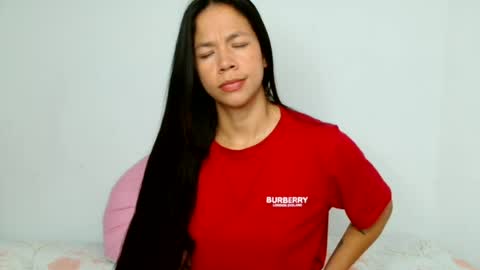 lauracb          online show from June 2026 03:00:02 PM