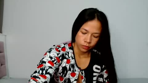 lauracb          online show from July 2026 03:43:01 PM