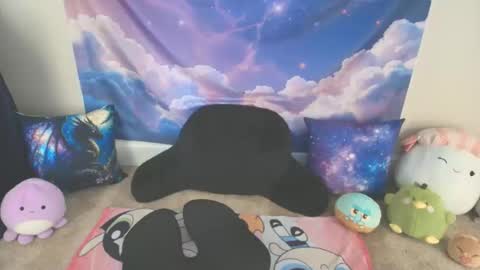 LauraChan online show from April 2026 05:30:01 PM