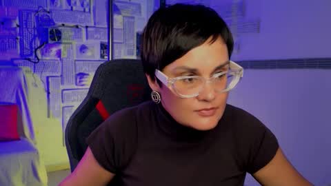 lauradavidsons online show from October 2025 06:14:02 PM