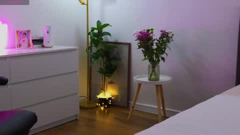 NatalieDelight online show from May 2026 06:10:01 AM