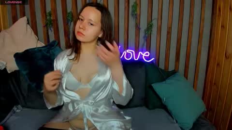 Laura online show from September 2025 09:01:02 AM