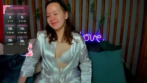 Laura online show from September 2025 01:10:01 AM