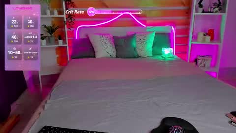 Laura online show from October 2025 01:39:02 AM