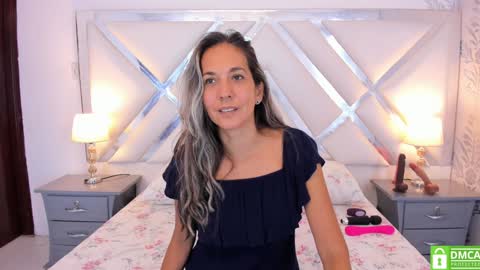Snapshot of laurafarrely chatting on December 2024 06:09:02 AM Laura online show from December 2024 06:09:02 AM