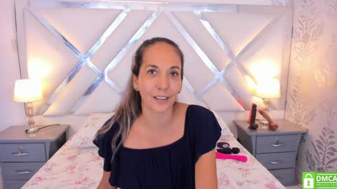 Snapshot of laurafarrely chatting on December 2024 09:13:01 AM Laura online show from December 2024 09:13:01 AM