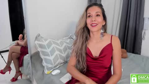 Snapshot of laurafarrely chatting on September 2025 09:09:01 AM Laura online show from September 2025 09:09:01 AM