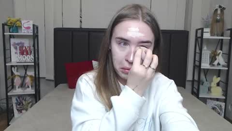 LauraHlot online show from November 2025 07:01:01 AM