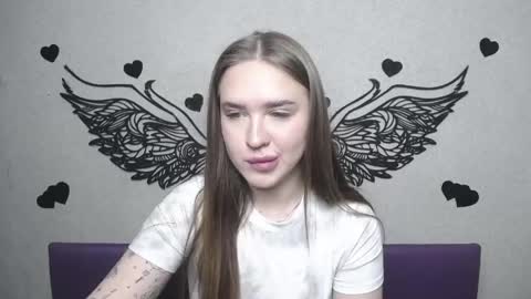 LauraHlot online show from April 2026 05:48:01 PM