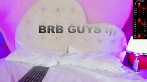 Snapshot of lauramartin1 chatting on January 2025 07:17:02 AM Laura MartinGMT-5 2200-0600 online show from January 2025 07:17:02 AM