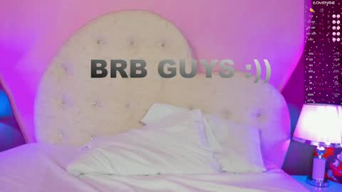 Snapshot of lauramartin1 chatting on January 2025 07:19:02 AM Laura MartinGMT-5 2200-0600 online show from January 2025 07:19:02 AM