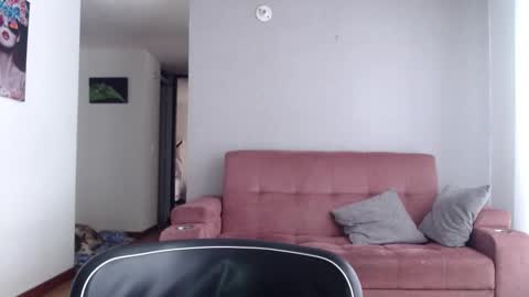 Laura online show from September 2025 12:43:01 PM