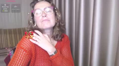 Snapshot of lauraoven1 chatting on December 2024 04:29:02 PM Lauraoven1 online show from December 2024 04:29:02 PM