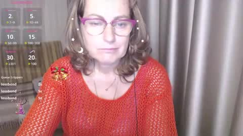 Snapshot of lauraoven1 chatting on December 2024 07:36:01 PM Lauraoven1 online show from December 2024 07:36:01 PM