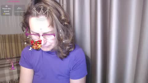 Snapshot of lauraoven1 chatting on December 2024 01:11:01 PM Lauraoven1 online show from December 2024 01:11:01 PM