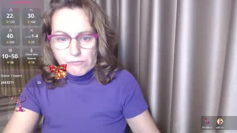 Snapshot of lauraoven1 chatting on December 2024 03:58:01 PM Lauraoven1 online show from December 2024 03:58:01 PM