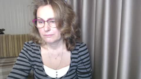 Snapshot of lauraoven1 chatting on December 2024 07:29:01 AM Lauraoven1 online show from December 2024 07:29:01 AM