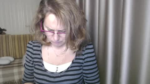 Snapshot of lauraoven1 chatting on December 2024 01:38:02 PM Lauraoven1 online show from December 2024 01:38:02 PM