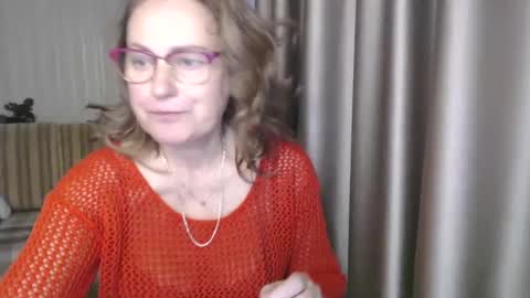 Snapshot of lauraoven1 chatting on December 2024 06:56:02 AM Lauraoven1 online show from December 2024 06:56:02 AM
