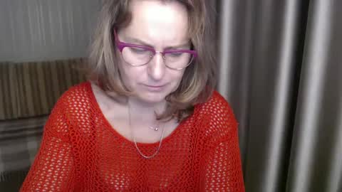Snapshot of lauraoven1 chatting on December 2024 03:06:02 PM Lauraoven1 online show from December 2024 03:06:02 PM