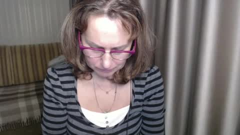Snapshot of lauraoven1 chatting on December 2024 05:51:01 PM Lauraoven1 online show from December 2024 05:51:01 PM