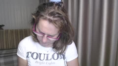 Snapshot of lauraoven1 chatting on December 2024 08:24:01 AM Lauraoven1 online show from December 2024 08:24:01 AM
