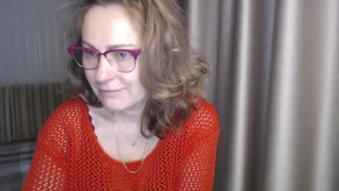 Snapshot of lauraoven1 chatting on January 2025 08:27:02 AM Lauraoven1 online show from January 2025 08:27:02 AM