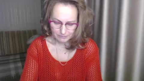 Snapshot of lauraoven1 chatting on January 2025 07:14:02 AM Lauraoven1 online show from January 2025 07:14:02 AM