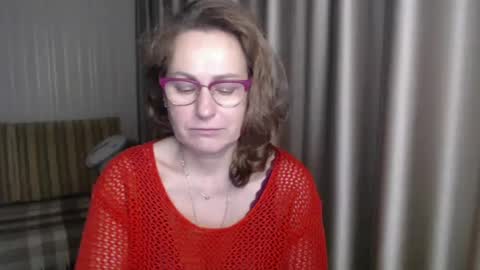 Snapshot of lauraoven1 chatting on January 2025 07:00:02 PM Lauraoven1 online show from January 2025 07:00:02 PM