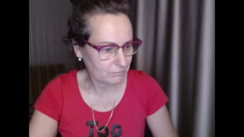 Snapshot of lauraoven1 chatting on January 2025 07:16:02 PM Lauraoven1 online show from January 2025 07:16:02 PM