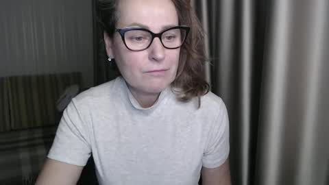 Snapshot of lauraoven1 chatting on January 2025 03:05:02 PM Lauraoven1 online show from January 2025 03:05:02 PM