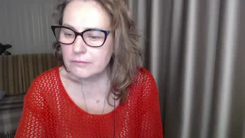Snapshot of lauraoven1 chatting on January 2025 06:43:02 AM Lauraoven1 online show from January 2025 06:43:02 AM