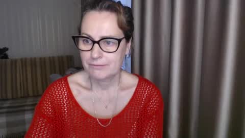 Snapshot of lauraoven1 chatting on February 2025 01:08:02 PM Lauraoven1 online show from February 2025 01:08:02 PM