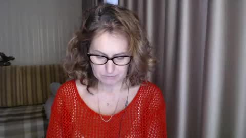 Snapshot of lauraoven1 chatting on February 2025 01:59:02 PM Lauraoven1 online show from February 2025 01:59:02 PM