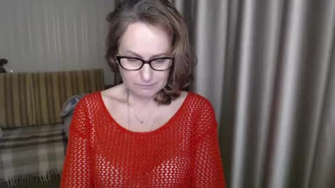 Snapshot of lauraoven1 chatting on February 2025 02:57:01 PM Lauraoven1 online show from February 2025 02:57:01 PM