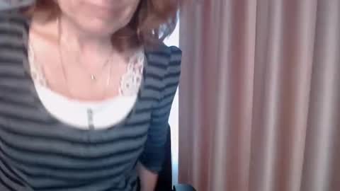 Snapshot of lauraoven1 chatting on February 2025 08:31:02 AM Lauraoven1 online show from February 2025 08:31:02 AM