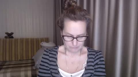 Snapshot of lauraoven1 chatting on February 2025 06:04:02 PM Lauraoven1 online show from February 2025 06:04:02 PM
