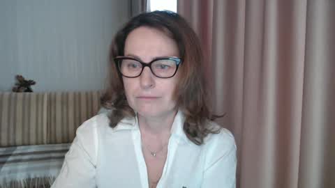 Snapshot of lauraoven1 chatting on February 2025 01:10:02 PM Lauraoven1 online show from February 2025 01:10:02 PM