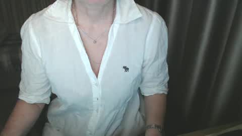 Snapshot of lauraoven1 chatting on March 2025 03:59:02 PM Lauraoven1 online show from March 2025 03:59:02 PM