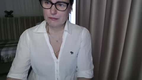 Snapshot of lauraoven1 chatting on March 2025 07:41:01 AM Lauraoven1 online show from March 2025 07:41:01 AM