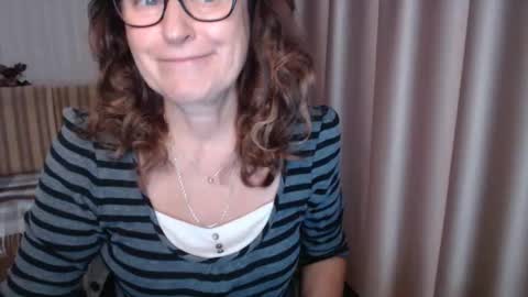 Lauraoven1 online show from October 2025 08:11:01 AM