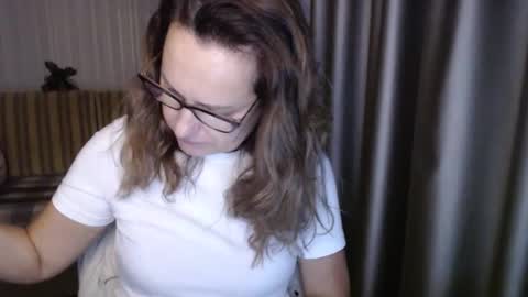 Lauraoven1 online show from October 2025 02:20:01 PM