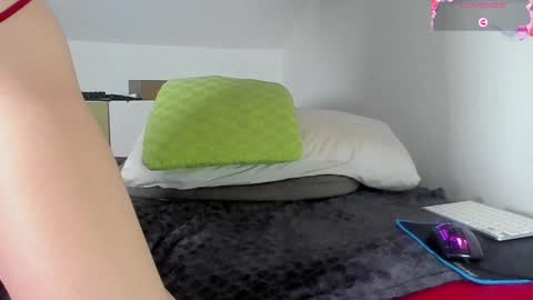 Laura Lara Sommer online show from December 2024 03:44:02 AM