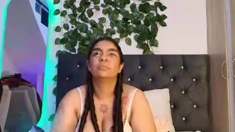 Snapshot of lauravince4195 chatting on June 2026 11:18:01 PM laura online show from June 2026 11:18:01 PM