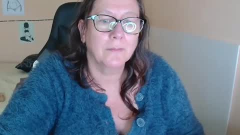 laureanne online show from December 2024 01:25:02 PM