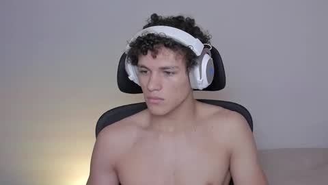 Snapshot of laureent__ chatting on October 2025 08:58:02 AM Laureent online show from October 2025 08:58:02 AM