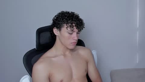 Snapshot of laureent__ chatting on October 2025 06:57:02 PM Laureent online show from October 2025 06:57:02 PM