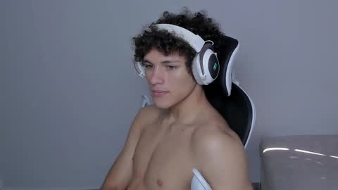 Snapshot of laureent__ chatting on November 2025 05:47:01 PM Laureent online show from November 2025 05:47:01 PM