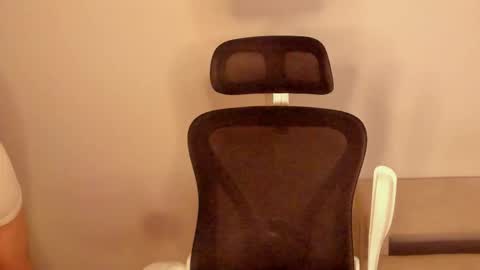 Laureent online show from March 2026 07:58:01 AM